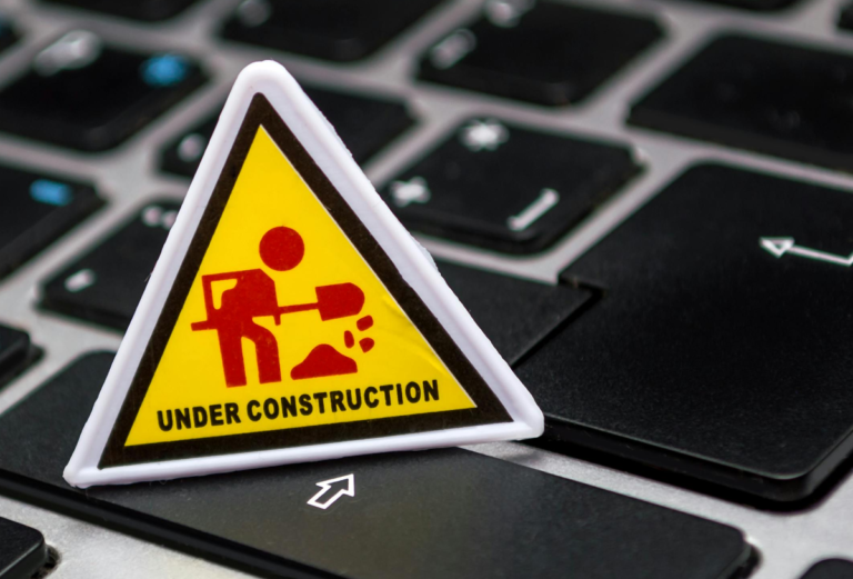 In Siliguri a youth dies after falling from an under-construction structure